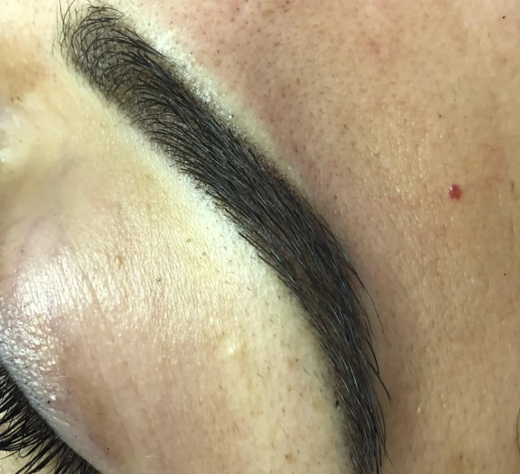 microblading eyebrows